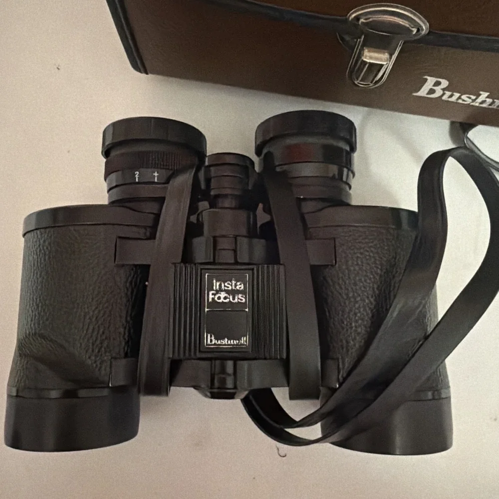 Vintage Bushnell 7x35 Binoculars Wide Angle InstaFocus Sportview With Hard Case